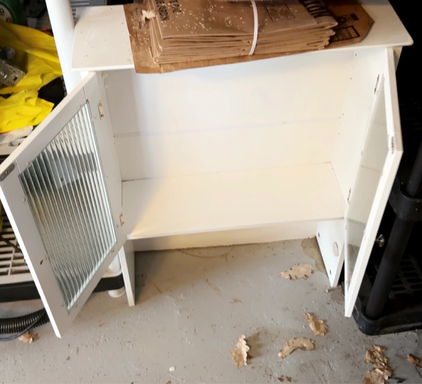 White Storage Cabinet with Fluted Glass Doors - photo 2