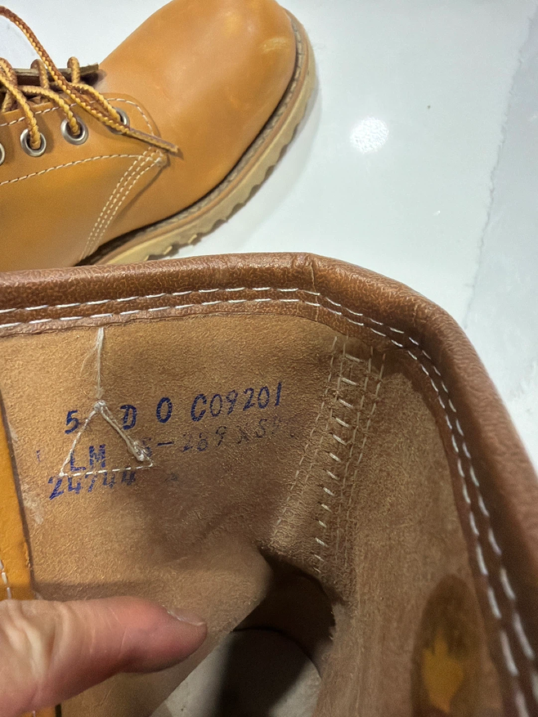 Canada Giant Work Boots Size 5D - photo 5