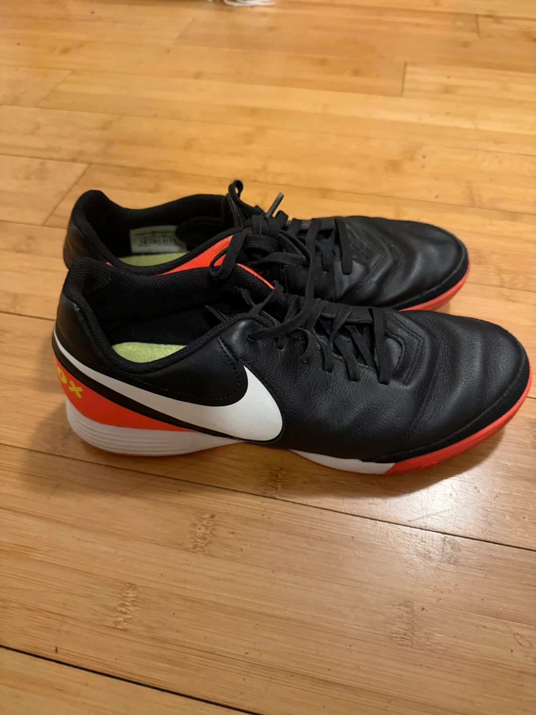 Nike Indoor Soccer Shoes - Black/White/Red