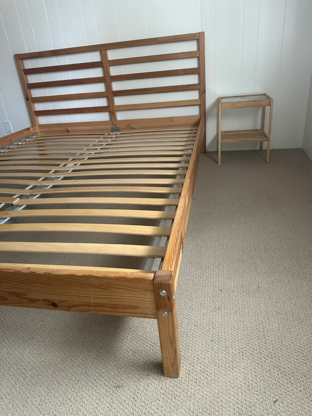 Queen pine wood bed frame *Delivery FREE - photo 3