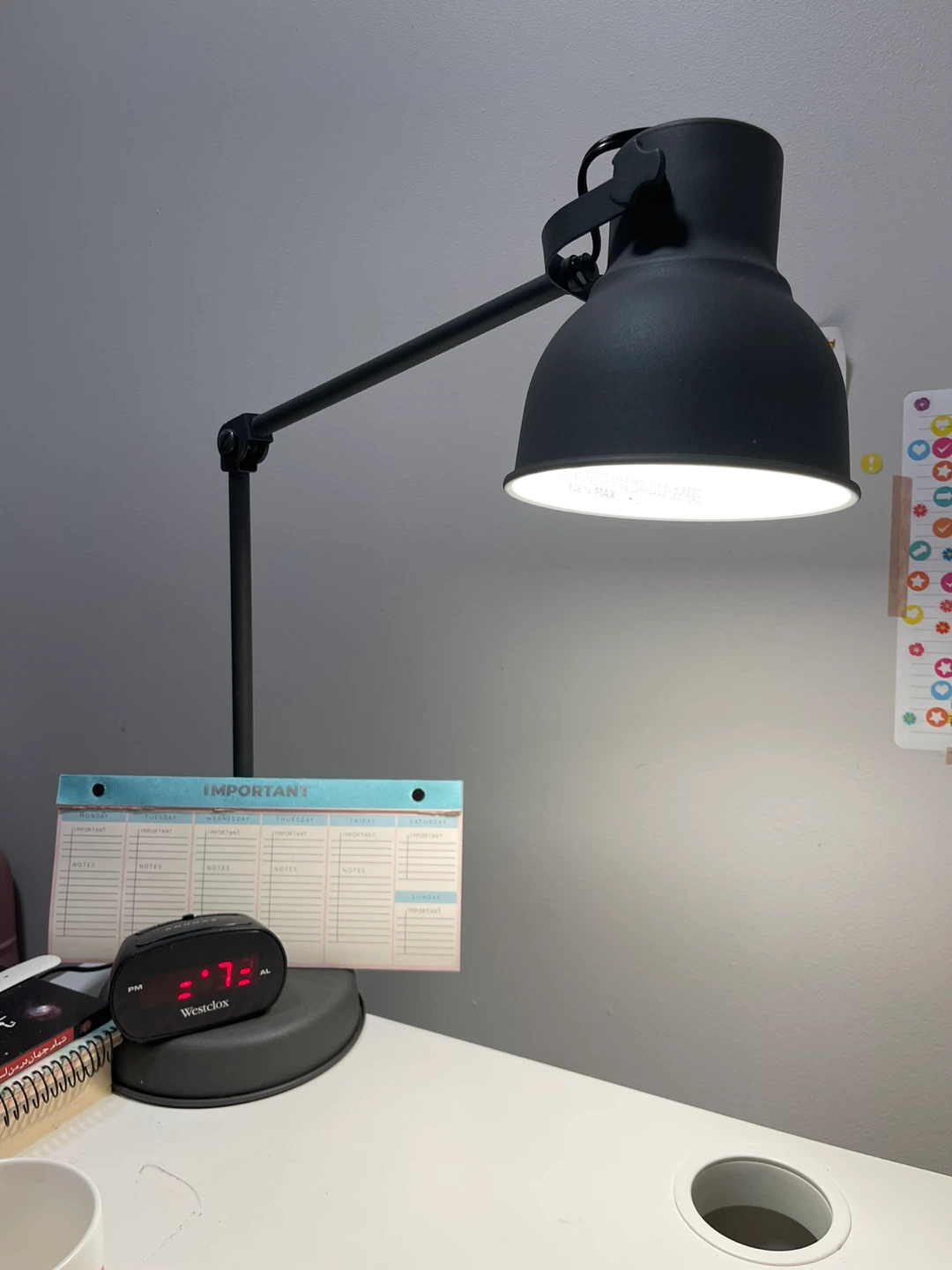 🖥️ IKEA White Desk + Adjustable Lamp – $65 (Bundle Deal) - photo 3