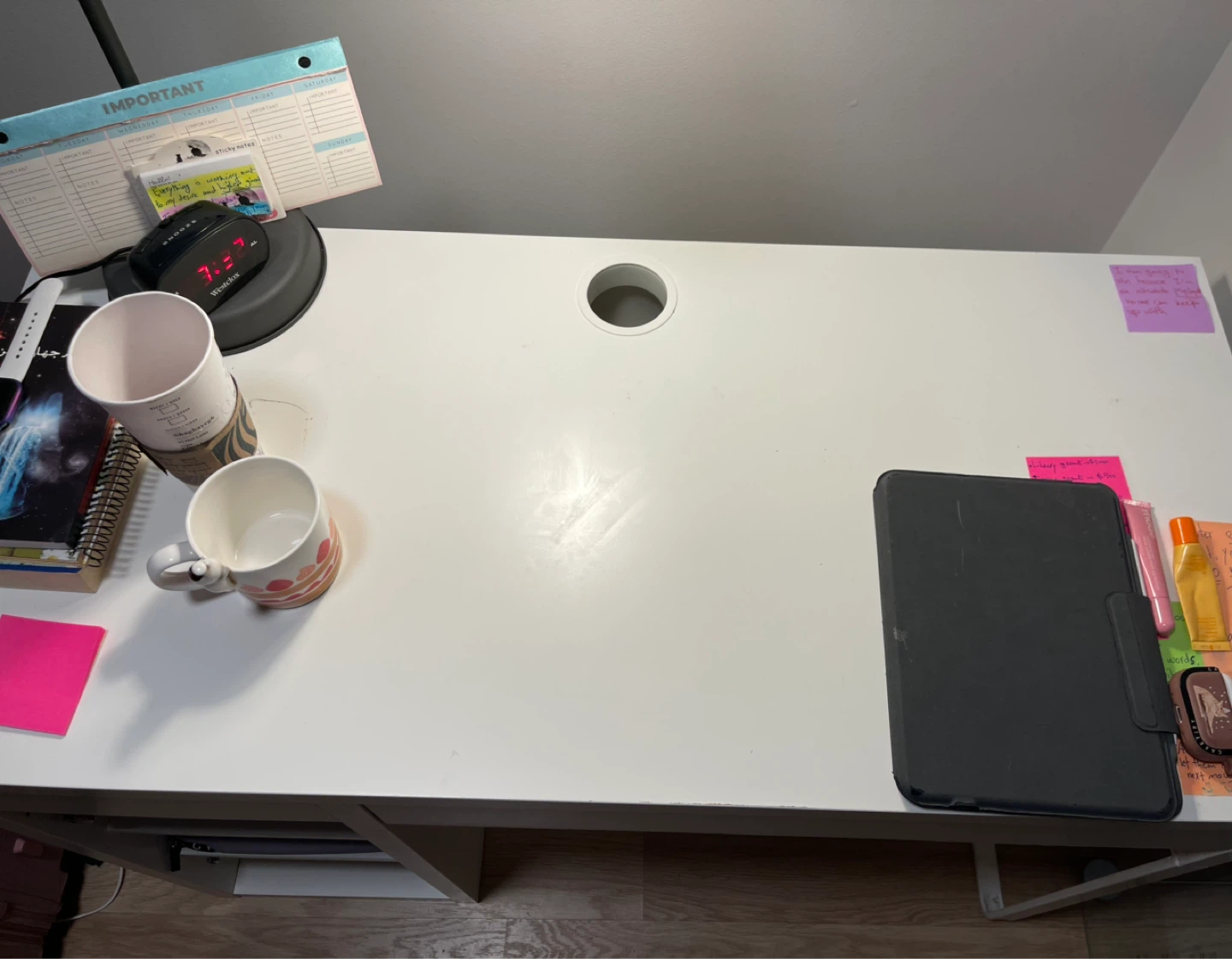 🖥️ IKEA White Desk + Adjustable Lamp – $65 (Bundle Deal) - photo 2