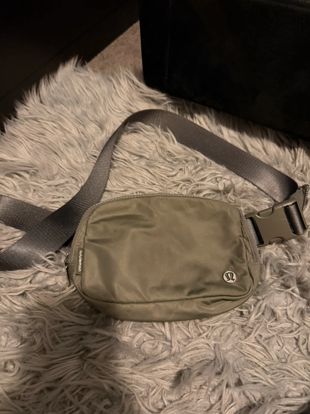 Lululemon Everywhere Belt Bag - Olive Green