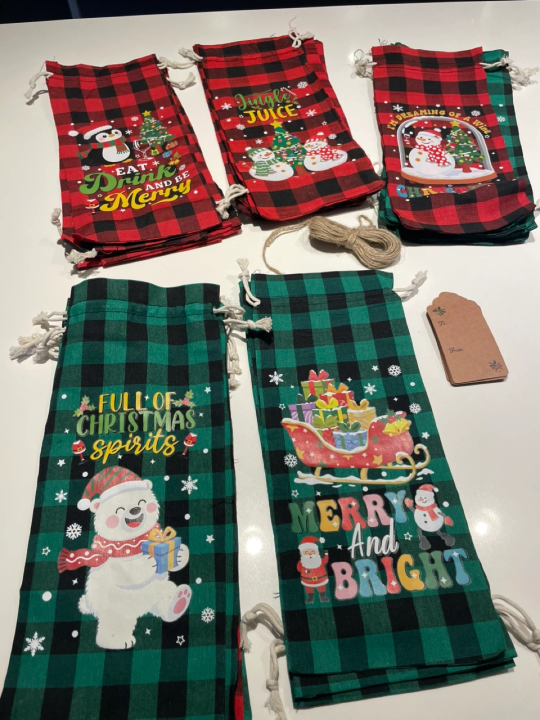 Set of 23 Christmas Wine Bags with Gift Tags - photo 3