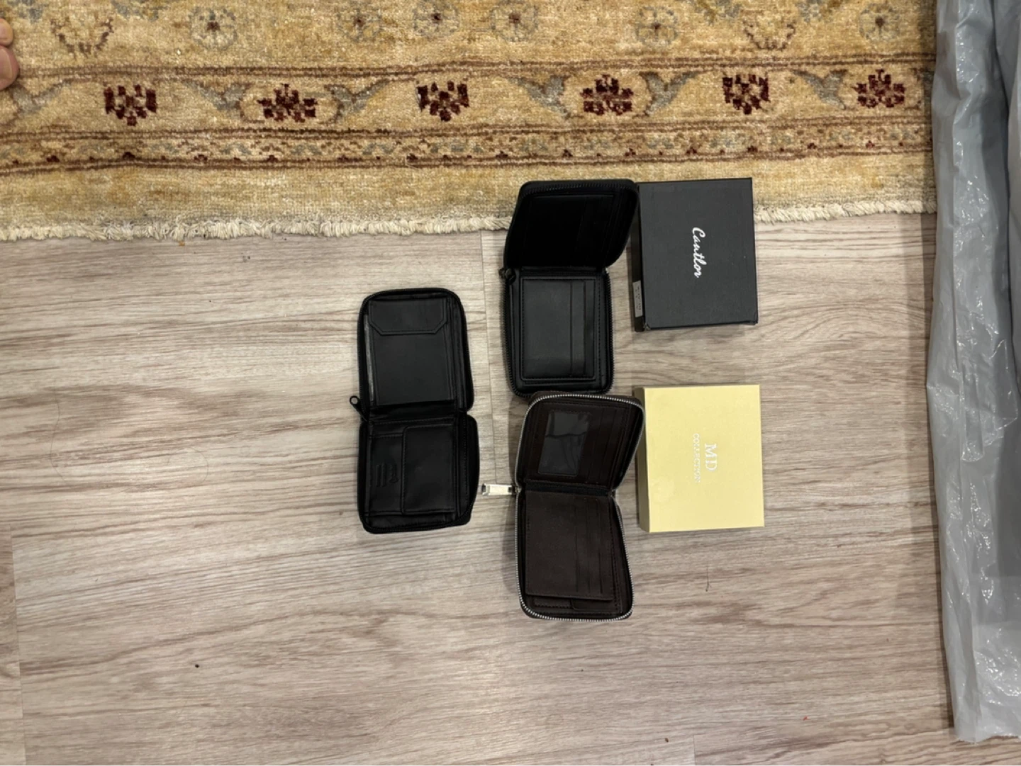 Bundle of 3 Wallets and 2 Boxes - photo 4