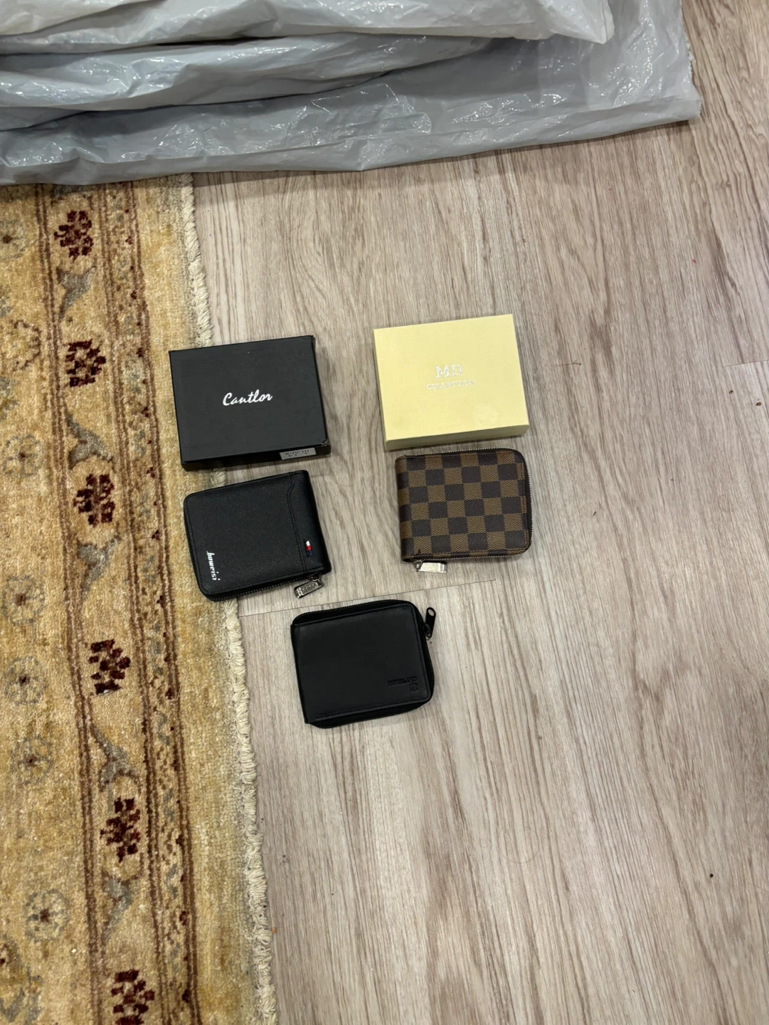 Bundle of 3 Wallets and 2 Boxes - photo 2