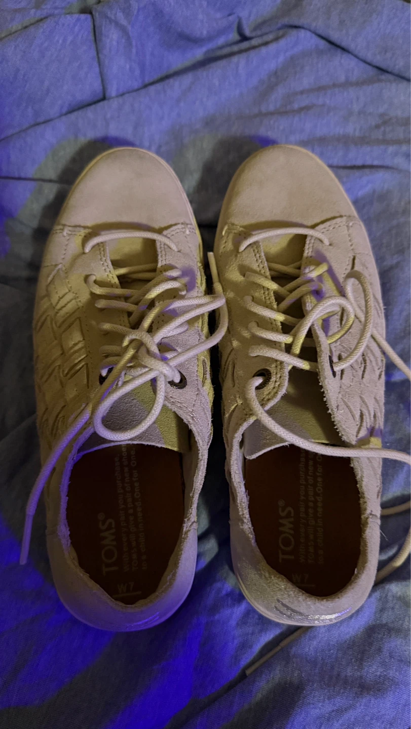 TOMS Women's Beige Woven Suede Sneakers Size 7