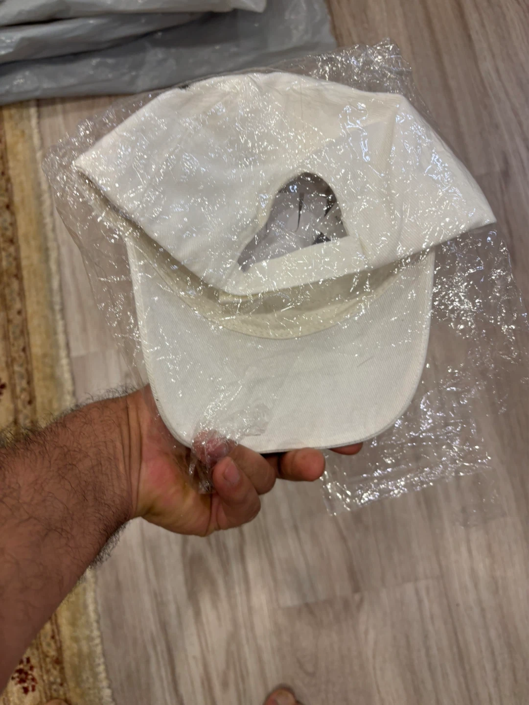 Balenciaga White Cap - photo 4