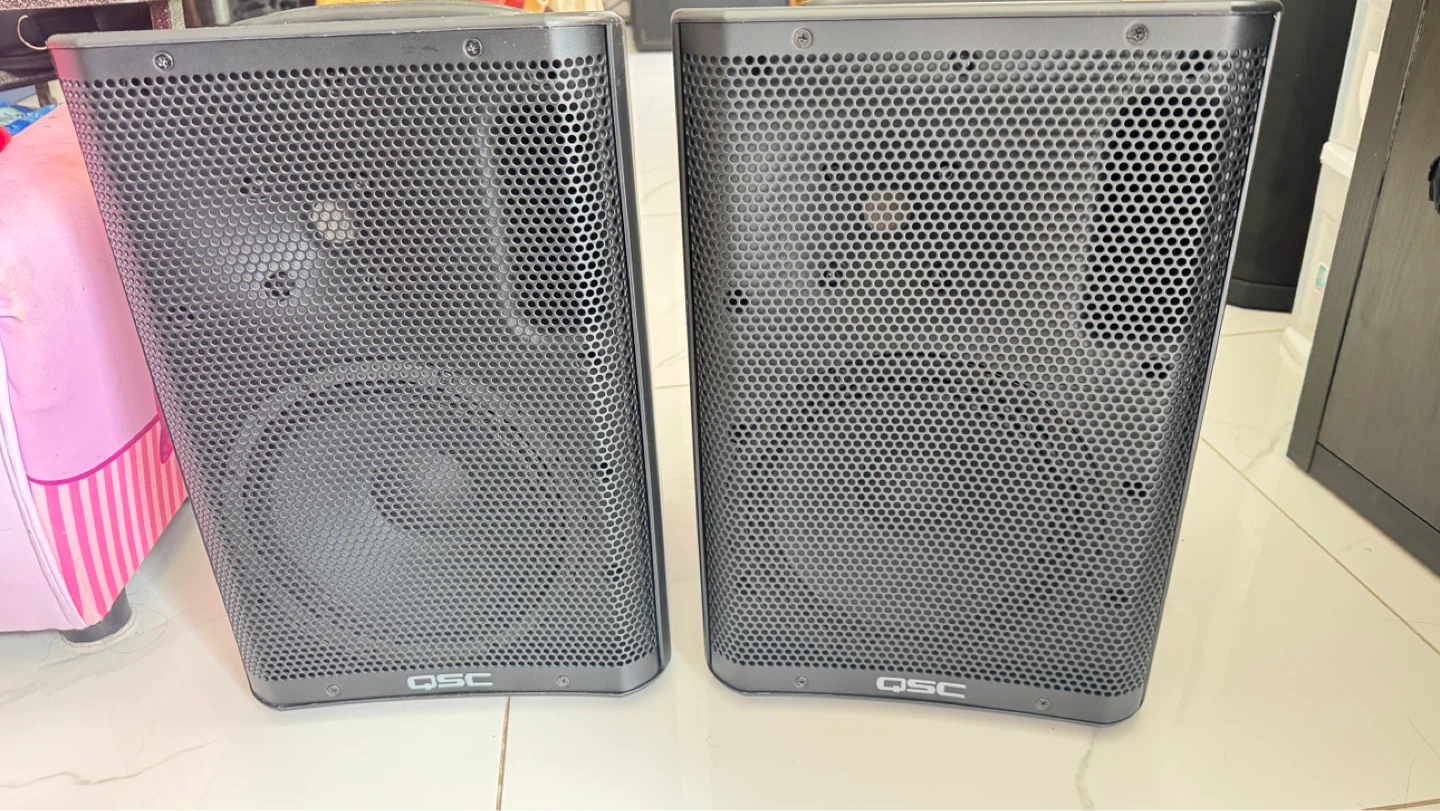 QSC CP8 Compact Powered 8" Multipurpose Loudspeaker