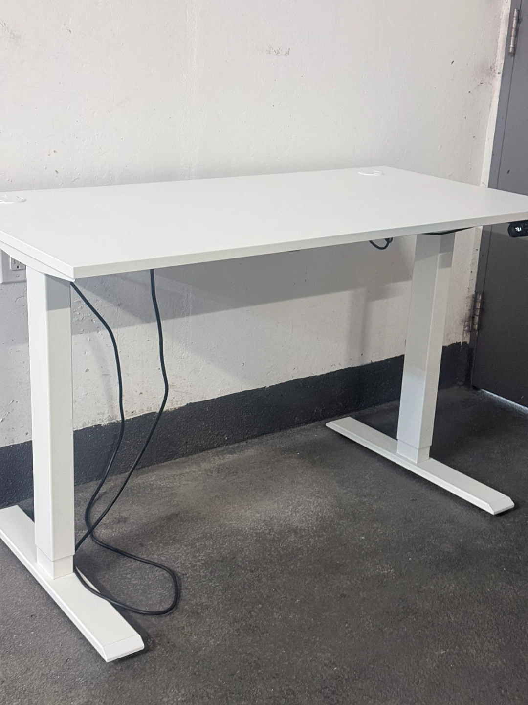 White Adjustable Standing Desk - photo 4