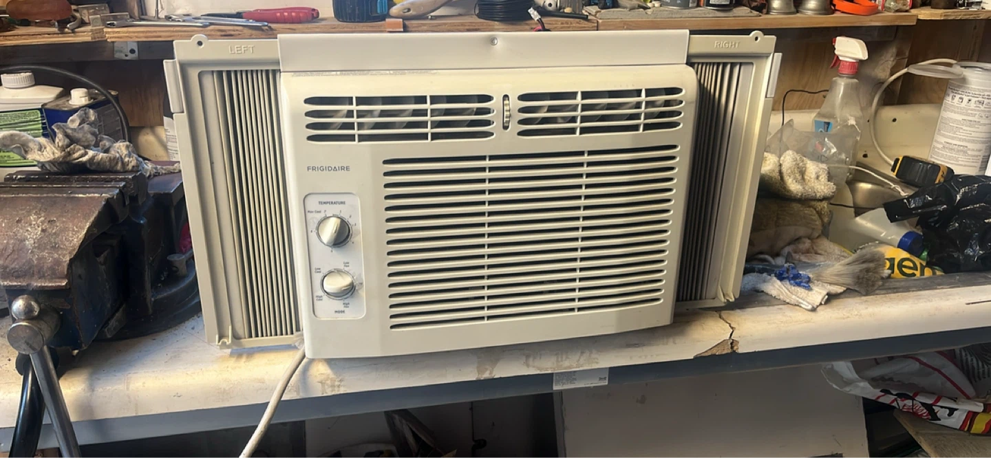 Frigidaire Window Air Conditioner - photo 2