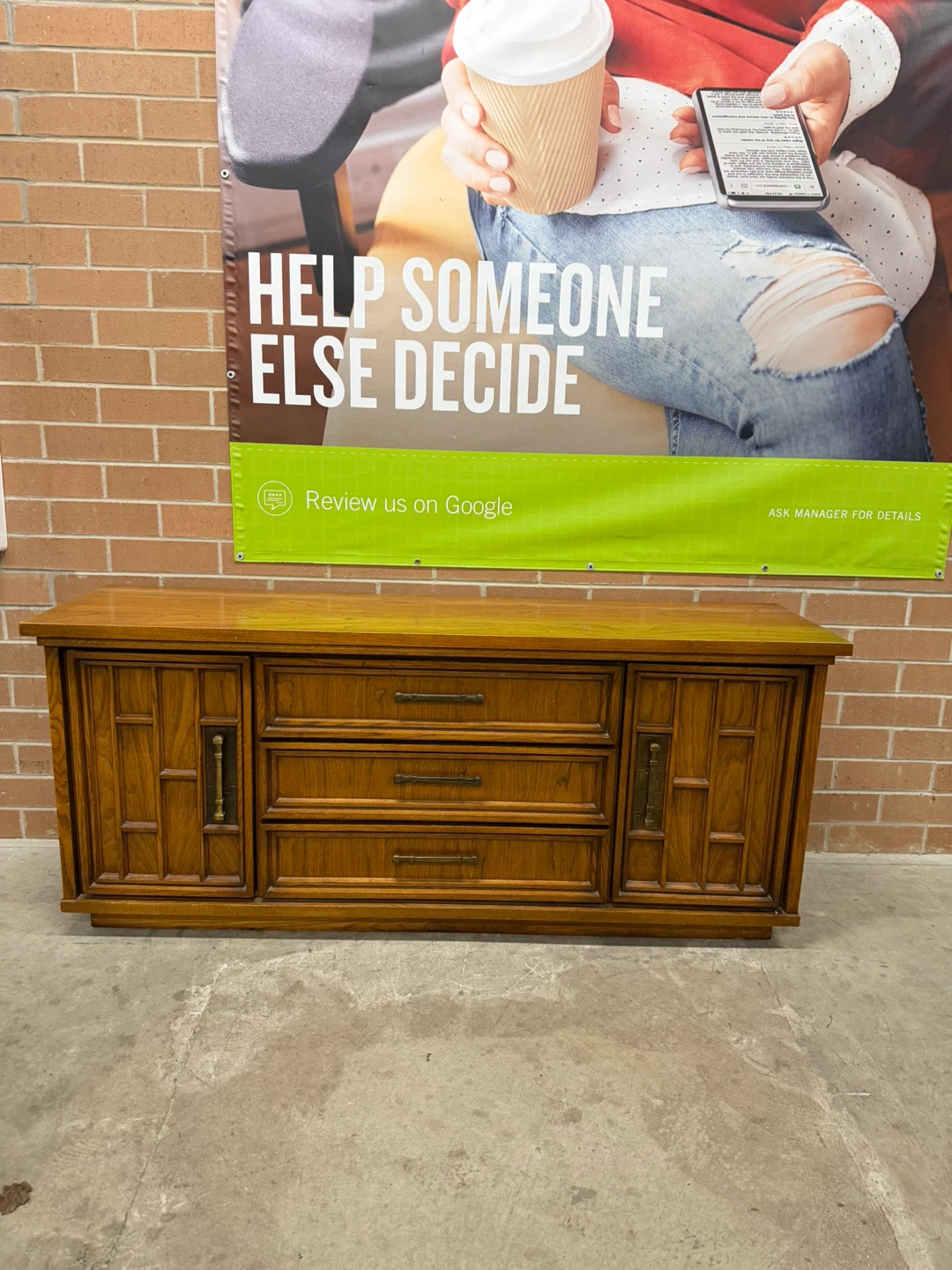 United Wood Dresser with Mirror - photo 5