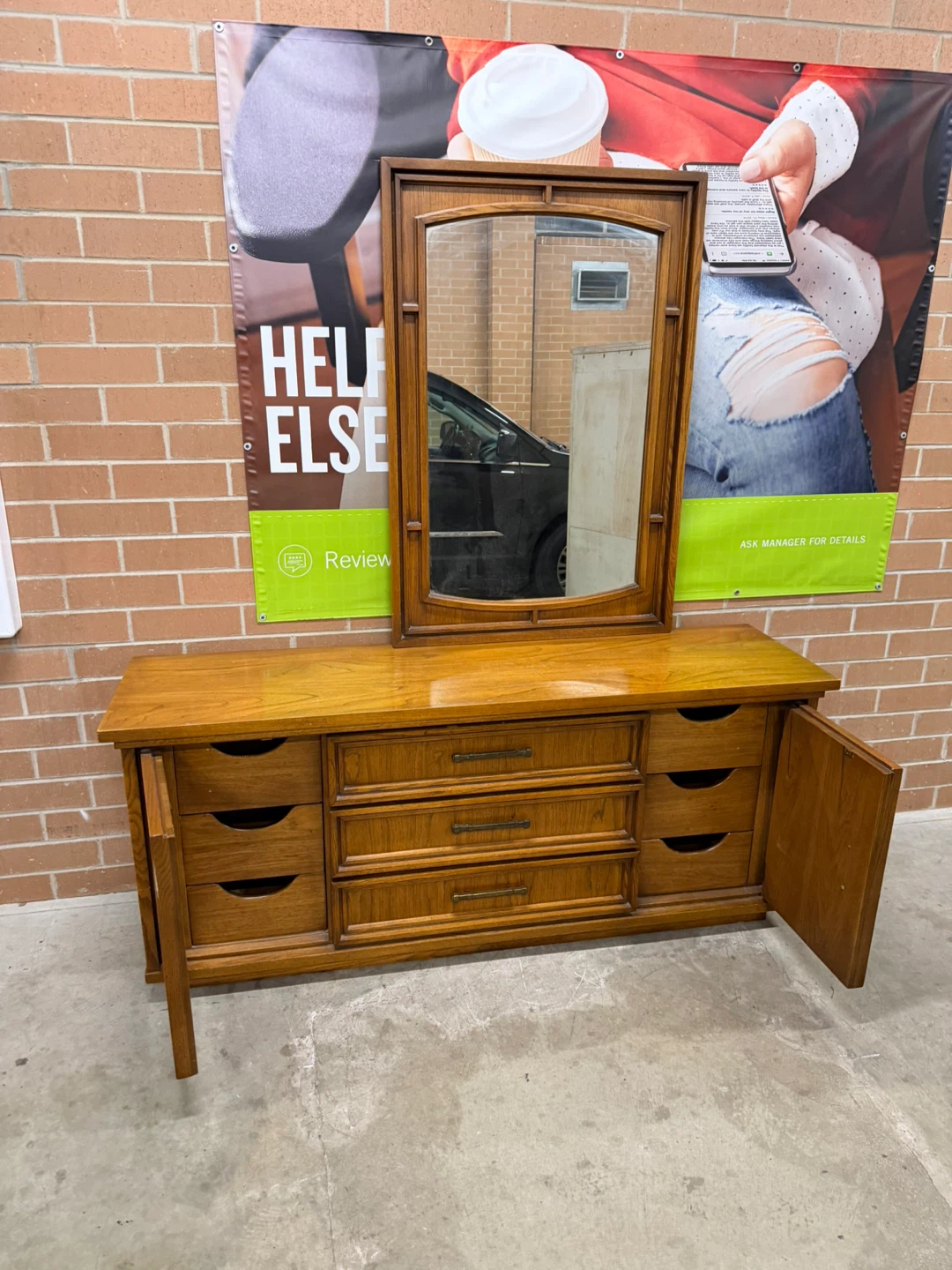 United Wood Dresser with Mirror - photo 2