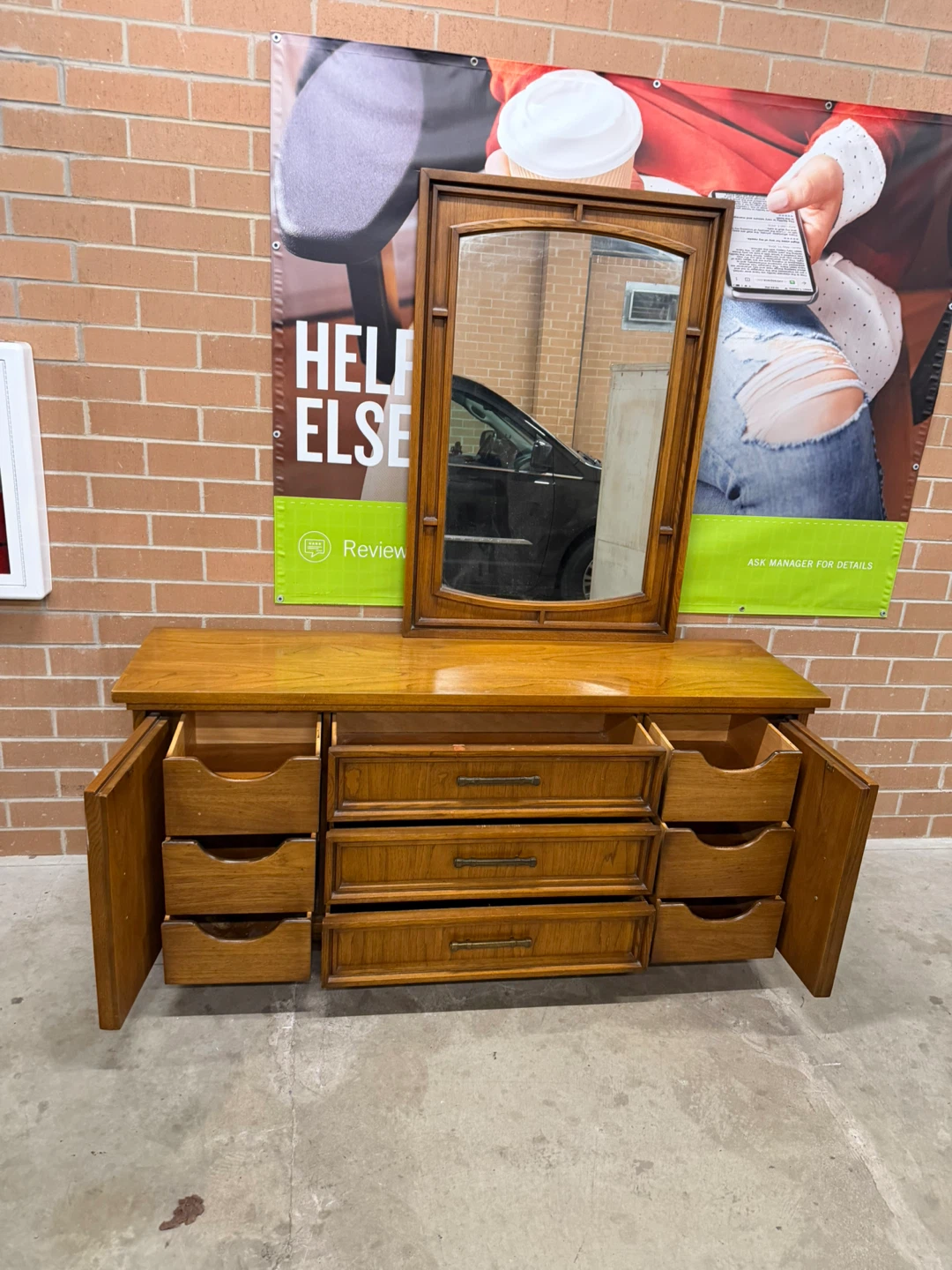 United Wood Dresser with Mirror - photo 4