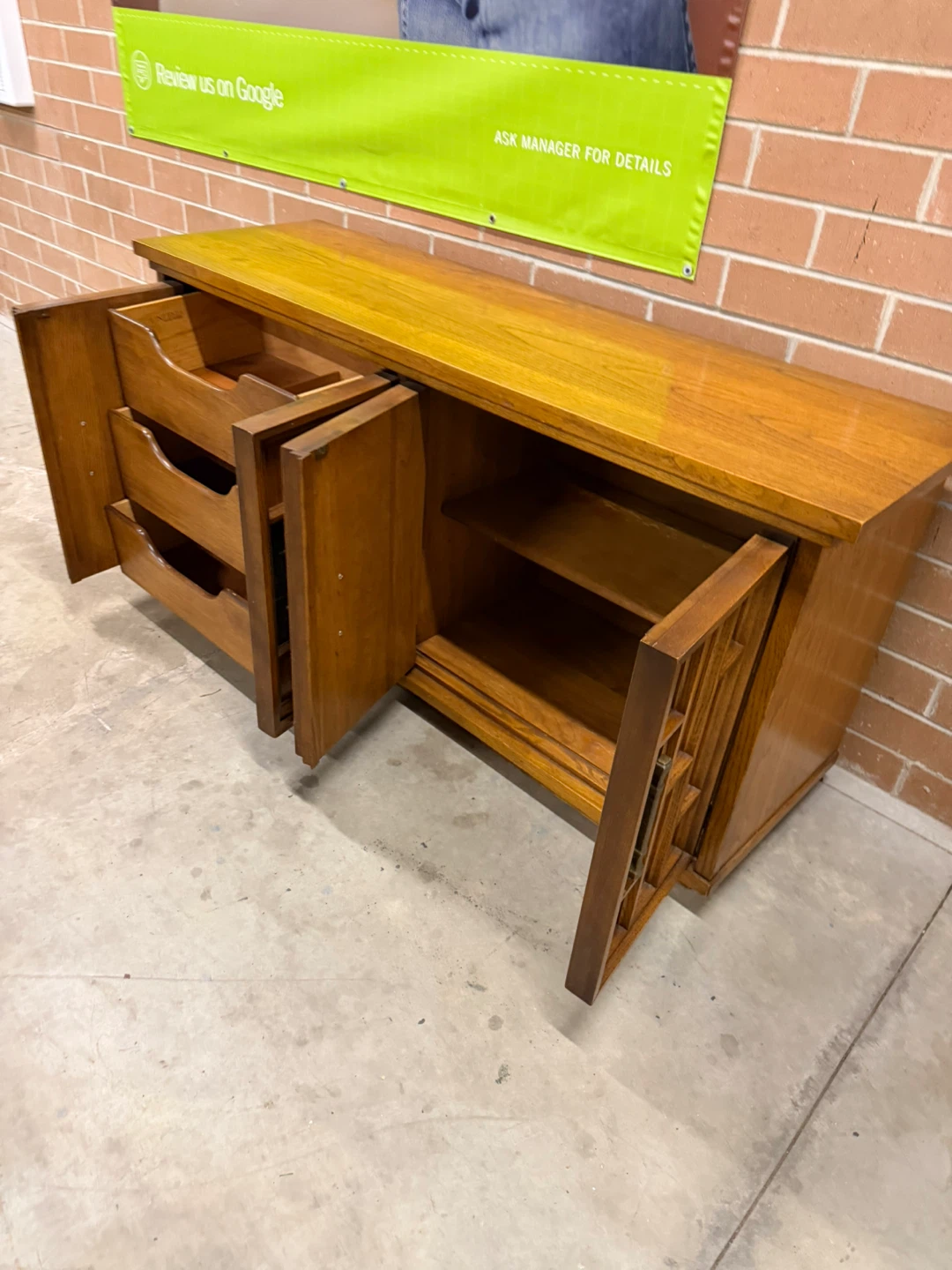 United Sideboard Cabinet with Drawers and Doors - photo 4