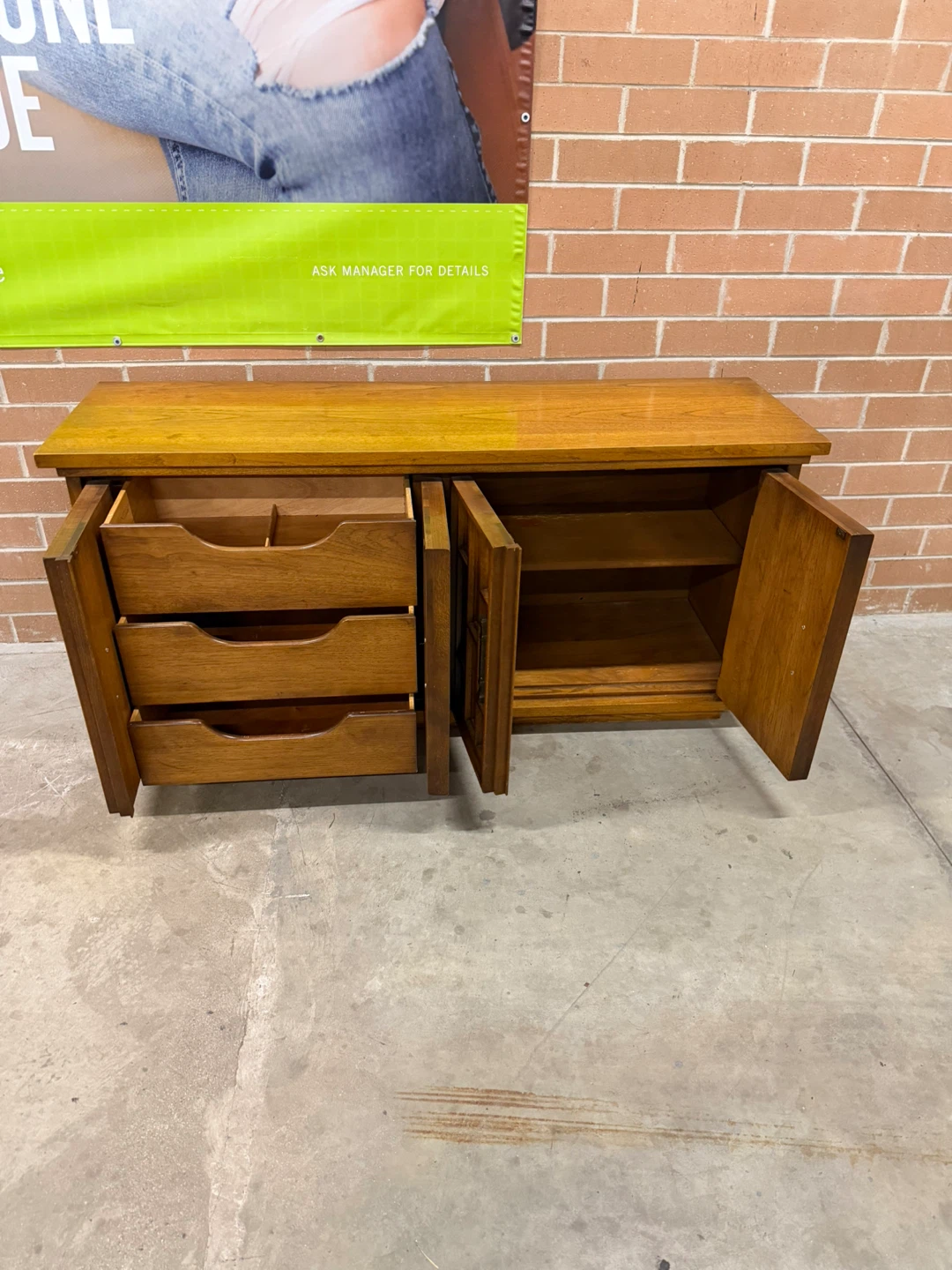 United Sideboard Cabinet with Drawers and Doors - photo 5
