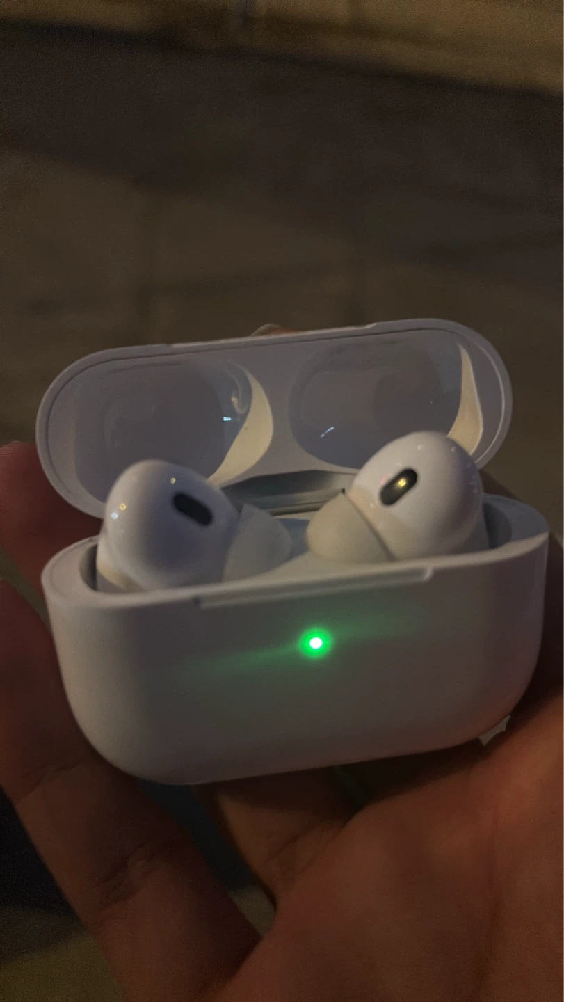 Apple AirPods Pro (2nd generation) with MagSafe Charging Case