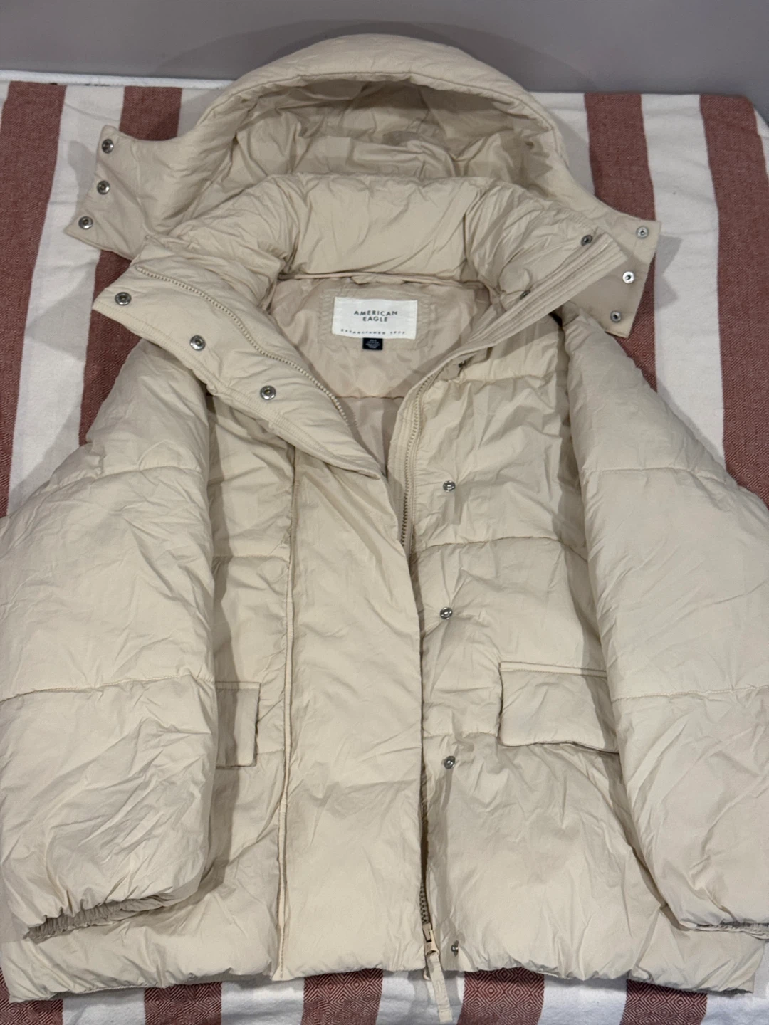 American Eagle Puffer Jacket Beige Size S/P