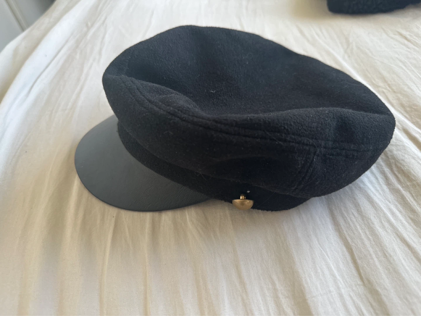 Black cap - photo 2