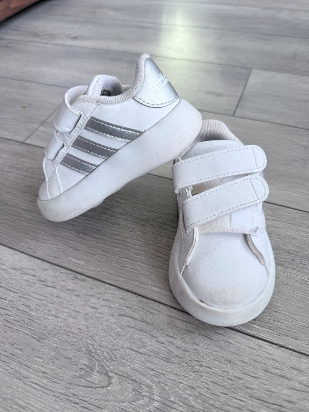 Adidas Toddler Sneakers White Hook and Loop Size 5K