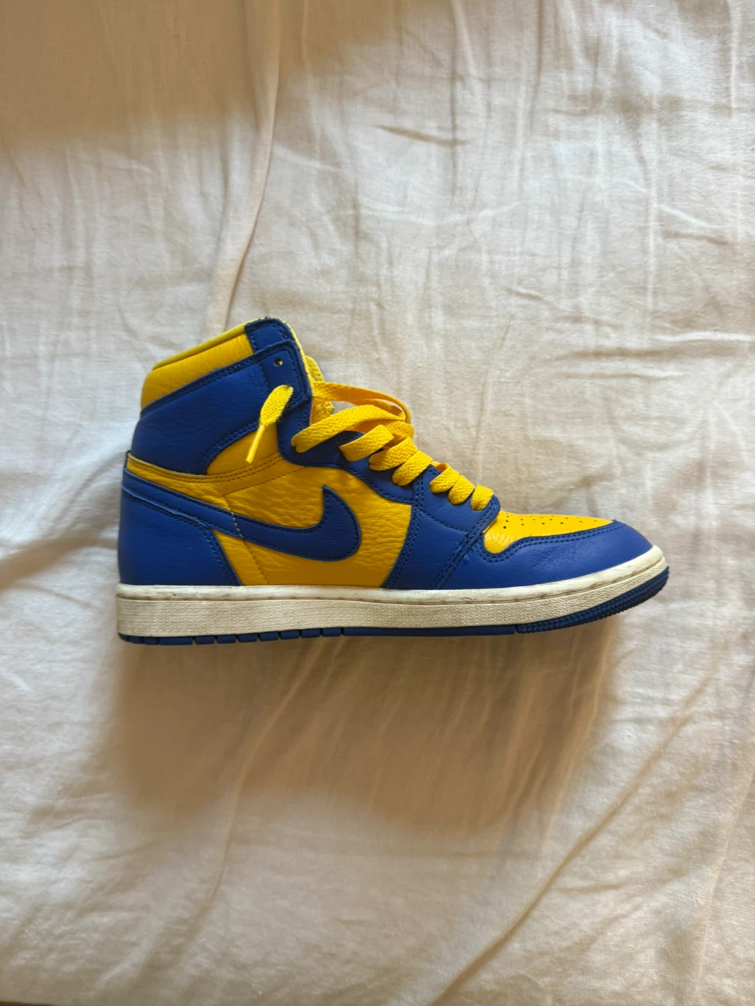 Nike Air Jordan 1 High OG Yellow Blue - photo 3