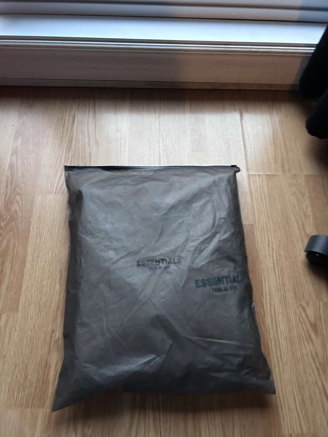 ESSENTIALS HOODIE FEAR OF GOD GRIS - photo 3