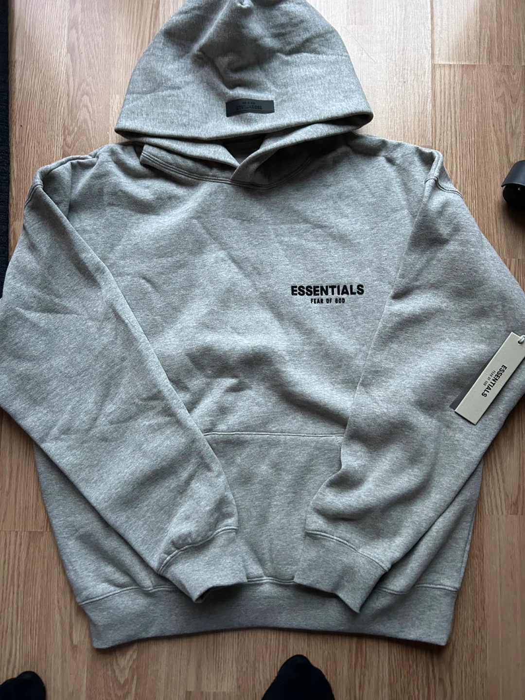 ESSENTIALS HOODIE FEAR OF GOD GRIS - photo 2