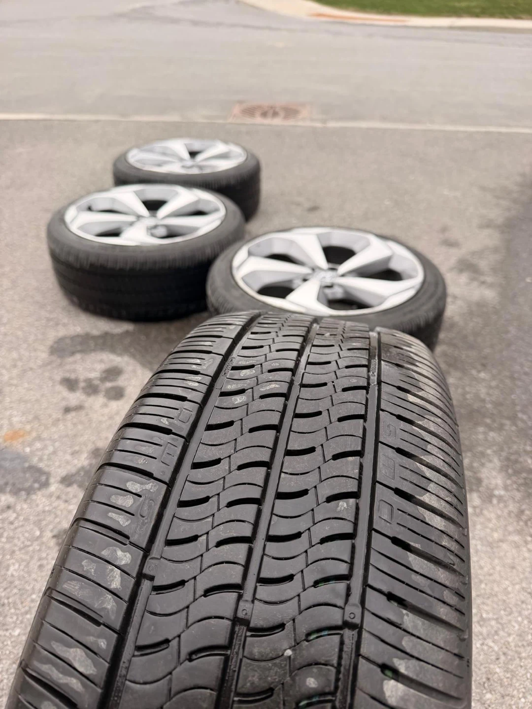 Set of 4 Honda Alloy Wheels with Continental True Contact Tires