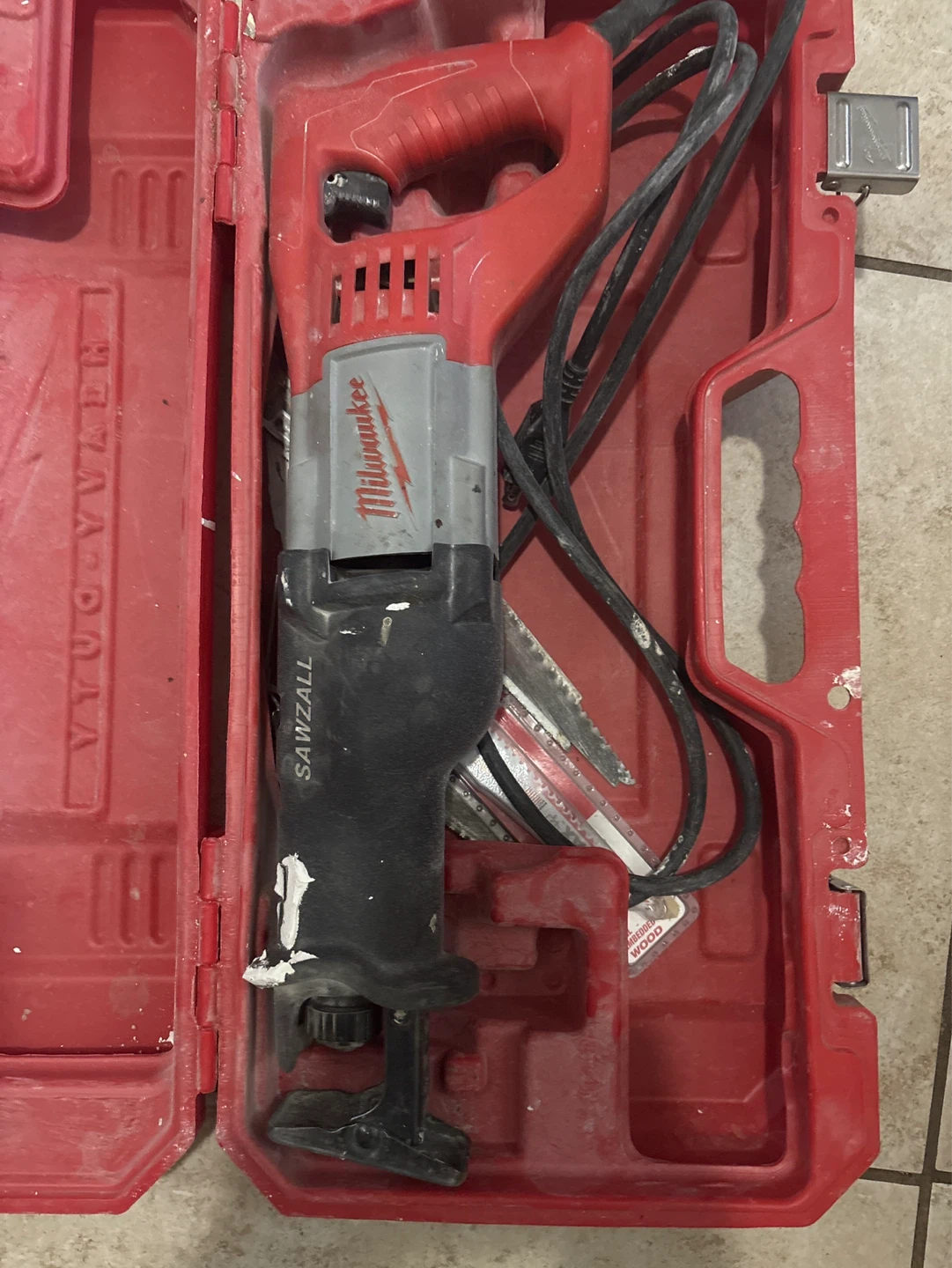 Milwaukee sawzall used works fine with blades
