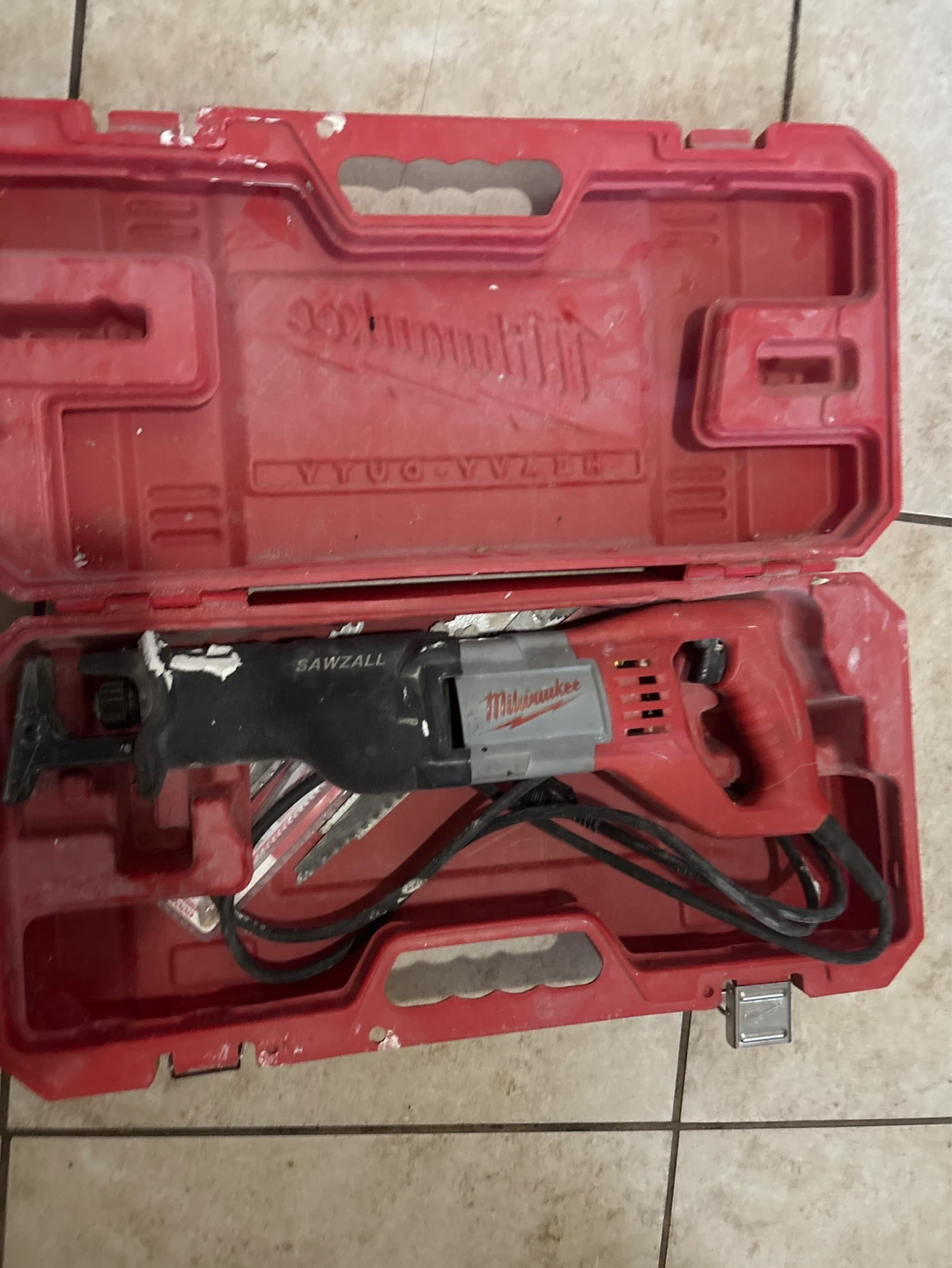 Milwaukee sawzall used works fine with blades - photo 2
