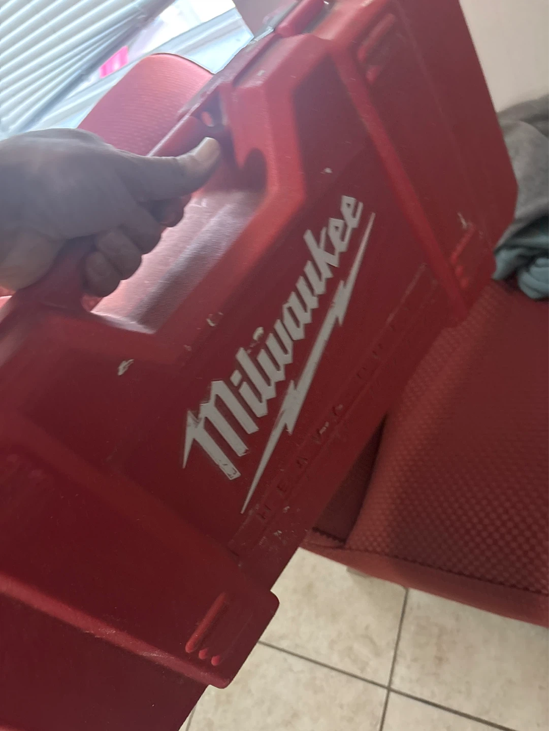 Milwaukee sawzall used works fine with blades - photo 4