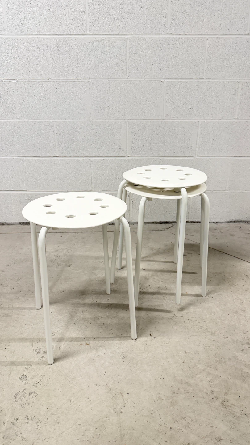 Set of 3 White Stackable Stools - photo 3