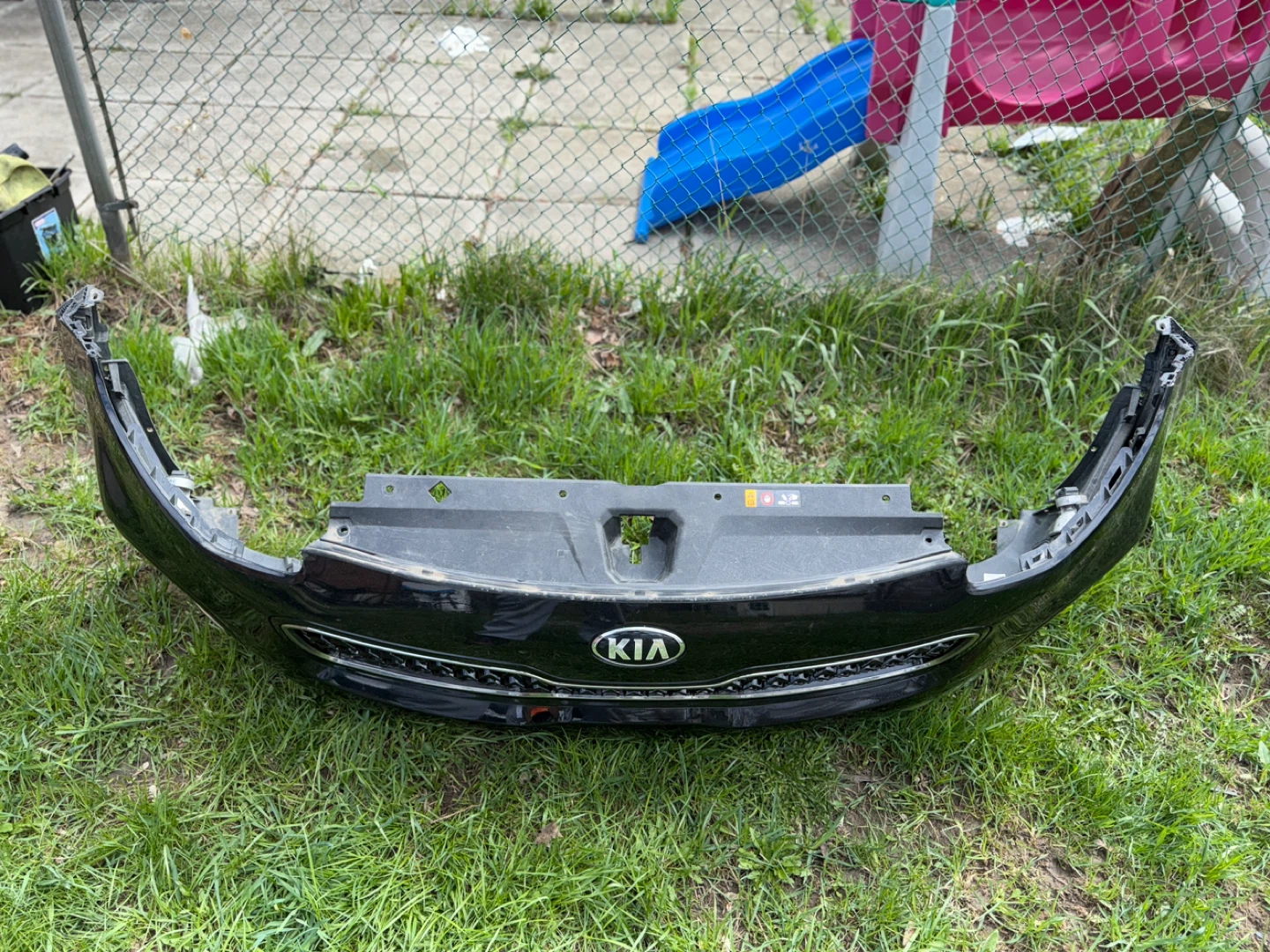 bumper  from a 2019 Kia Sportage LX AW - photo 3