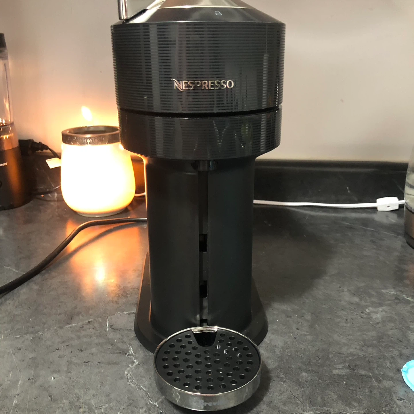 Nespresso Vertuo Next & Aeroccino 3 Coffee Machine - photo 5