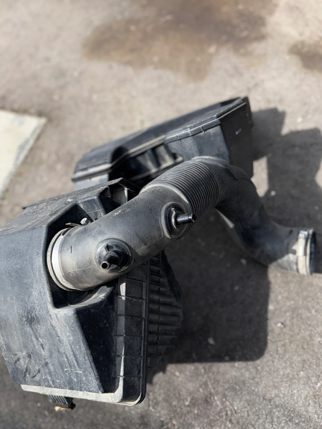 Complete air intake system for a 2019 Kia Sportage LX AWD - photo 2