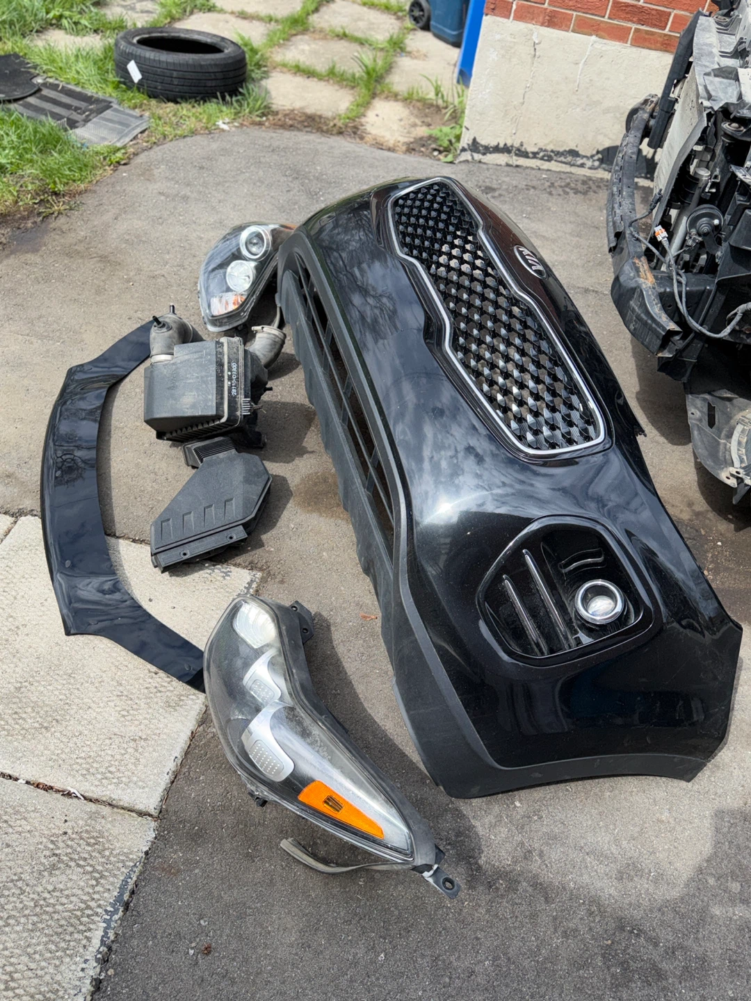 Complete air intake system for a 2019 Kia Sportage LX AWD - photo 5