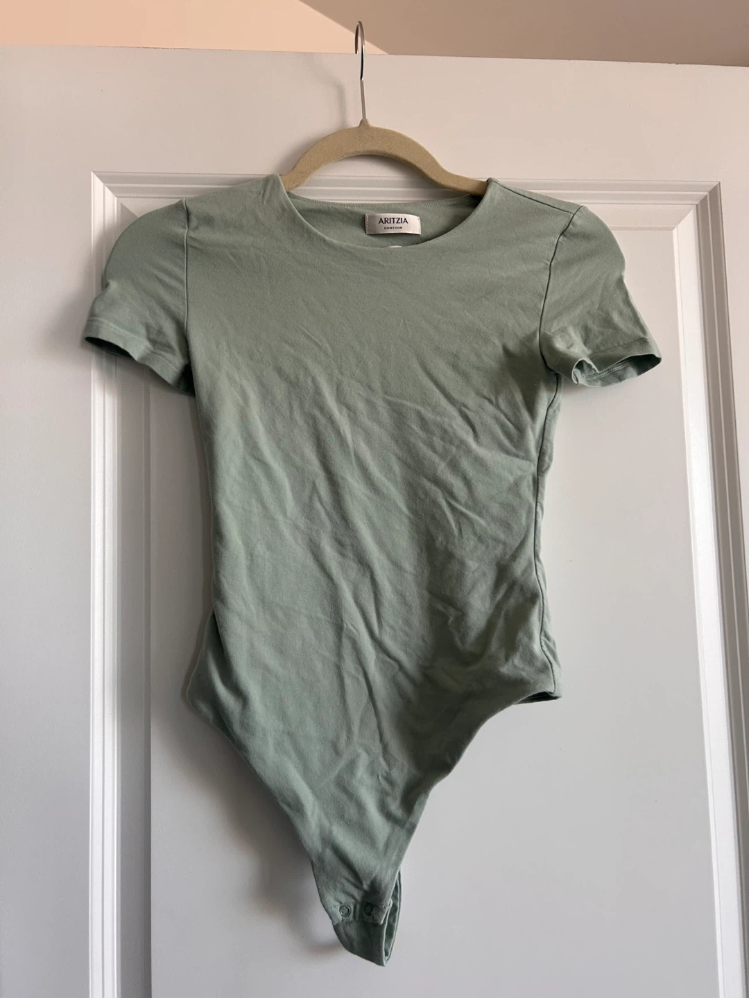 ARITZIA contour tank tee in light sage green size XS - photo 3