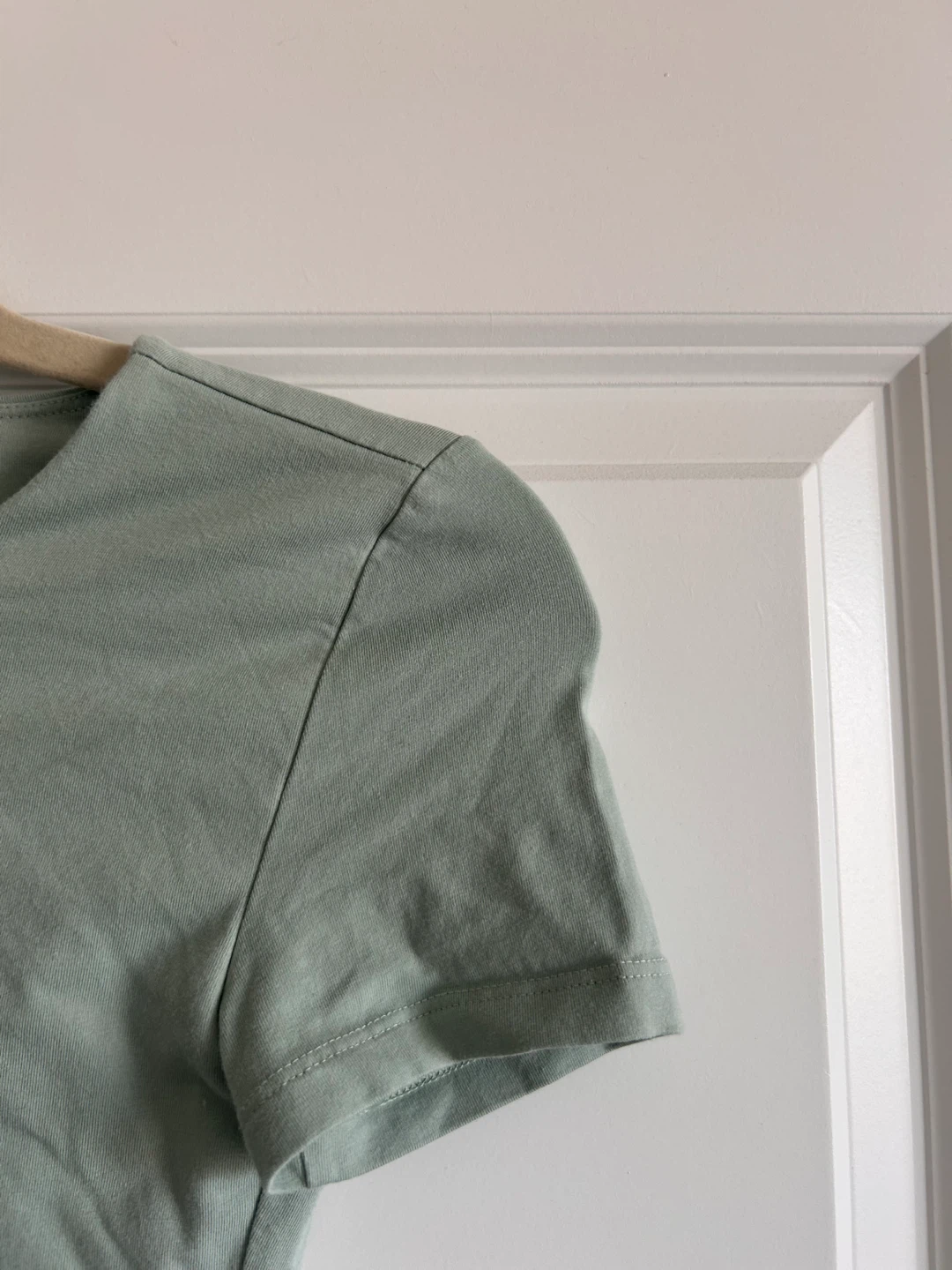 ARITZIA contour tank tee in light sage green size XS - photo 5