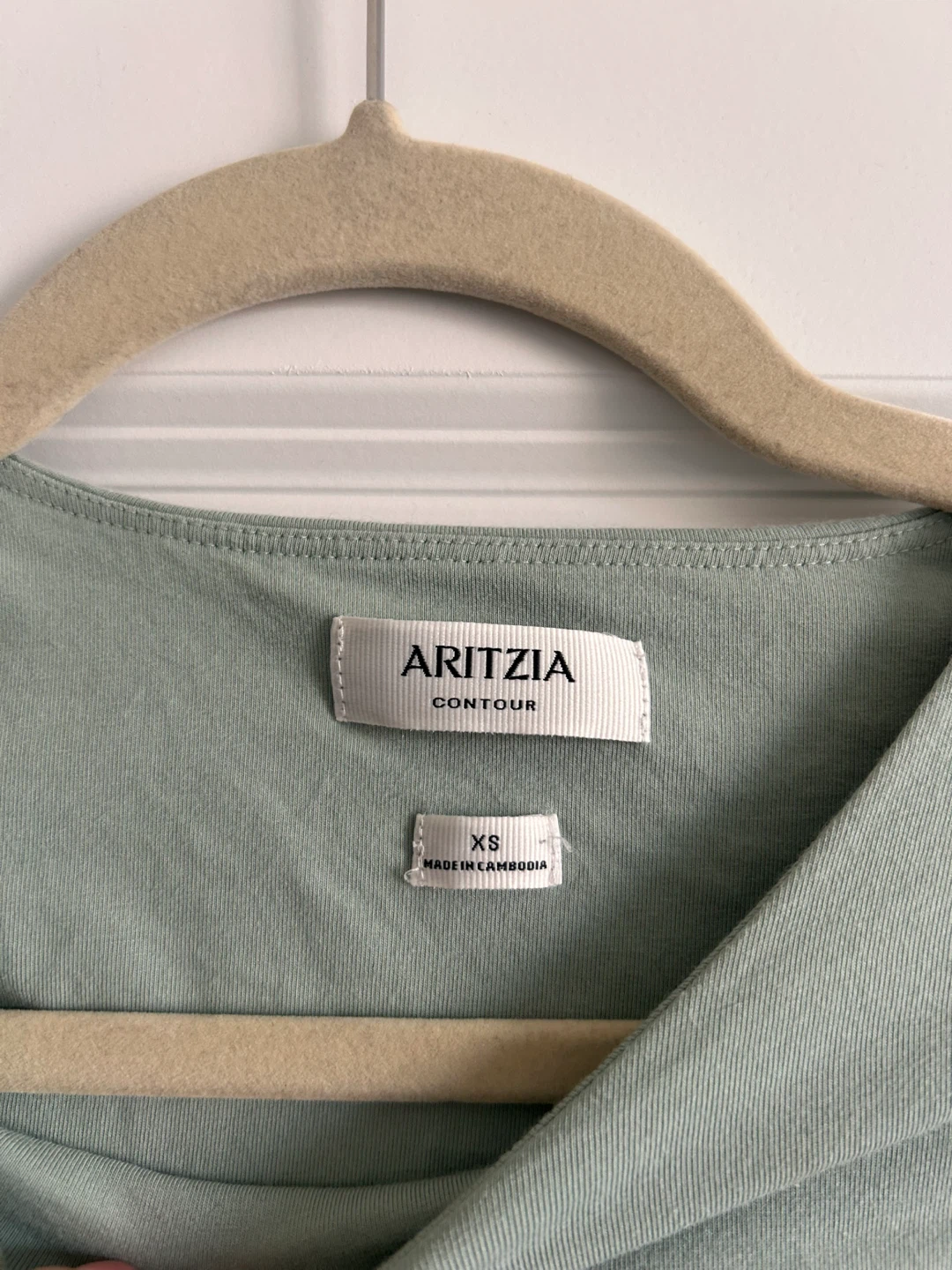 ARITZIA contour tank tee in light sage green size XS - photo 4