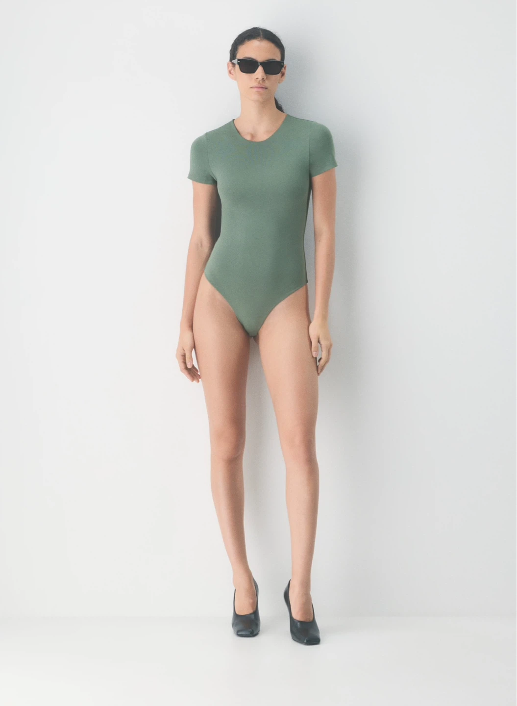 ARITZIA contour tank tee in light sage green size XS - photo 2