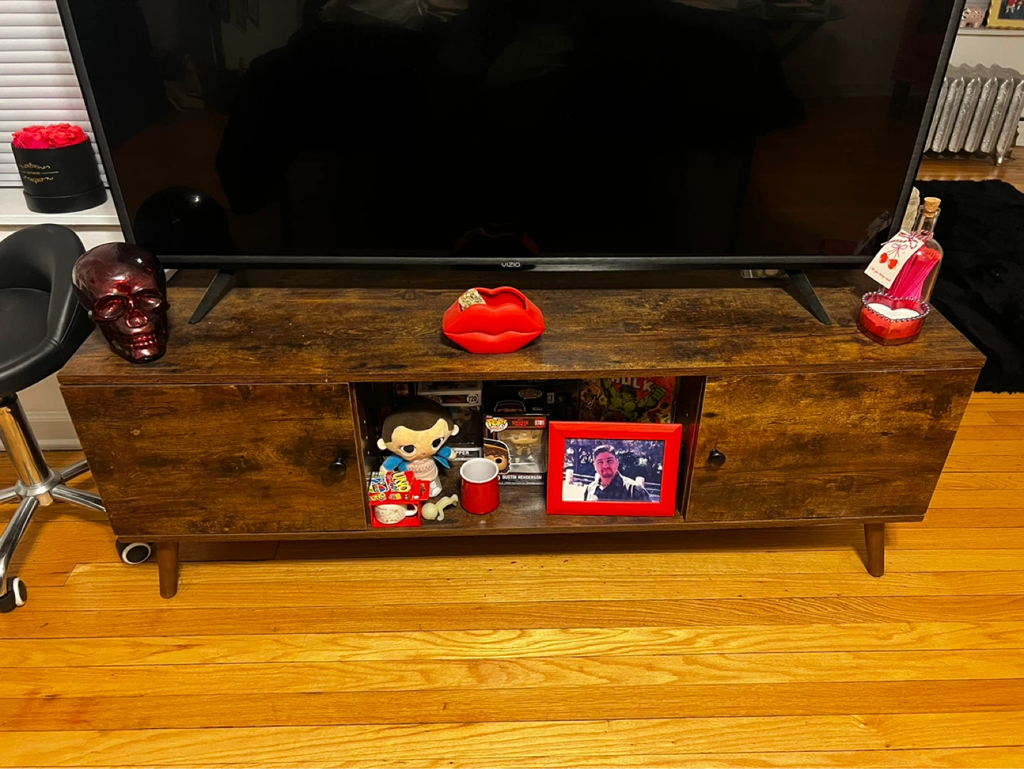 Mid-Century Modern TV Stand - photo 2