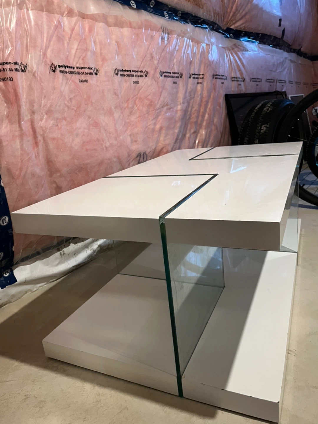 White Coffee Table with Glass Legs - photo 4