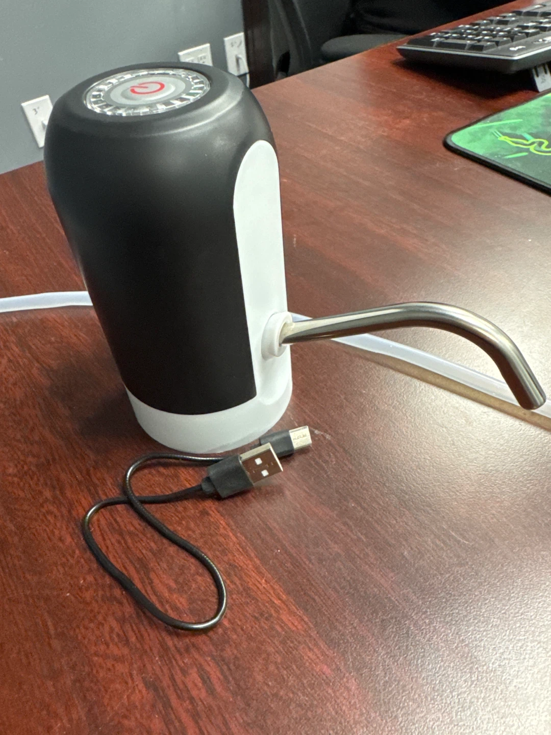 USB Rechargeable Water Pump Dispenser - photo 2