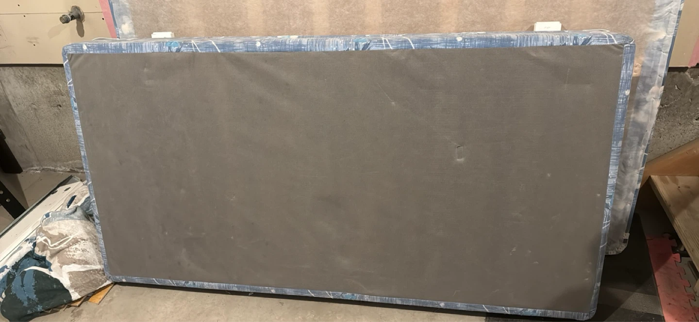 Floral Print twin size  Mattress, with box spring. - photo 2
