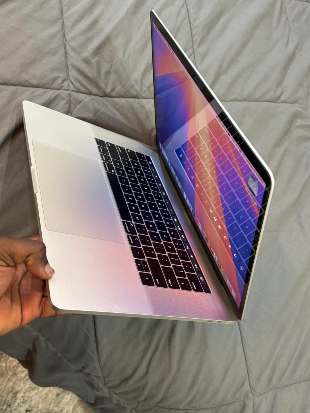 MacBook Pro 15 Core i9 - photo 3