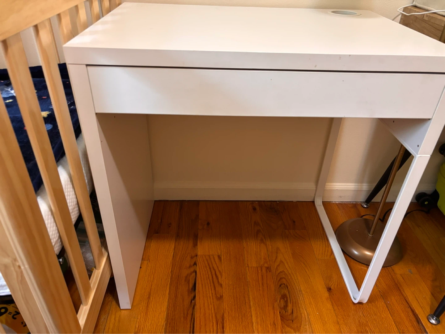 White study table - photo 4