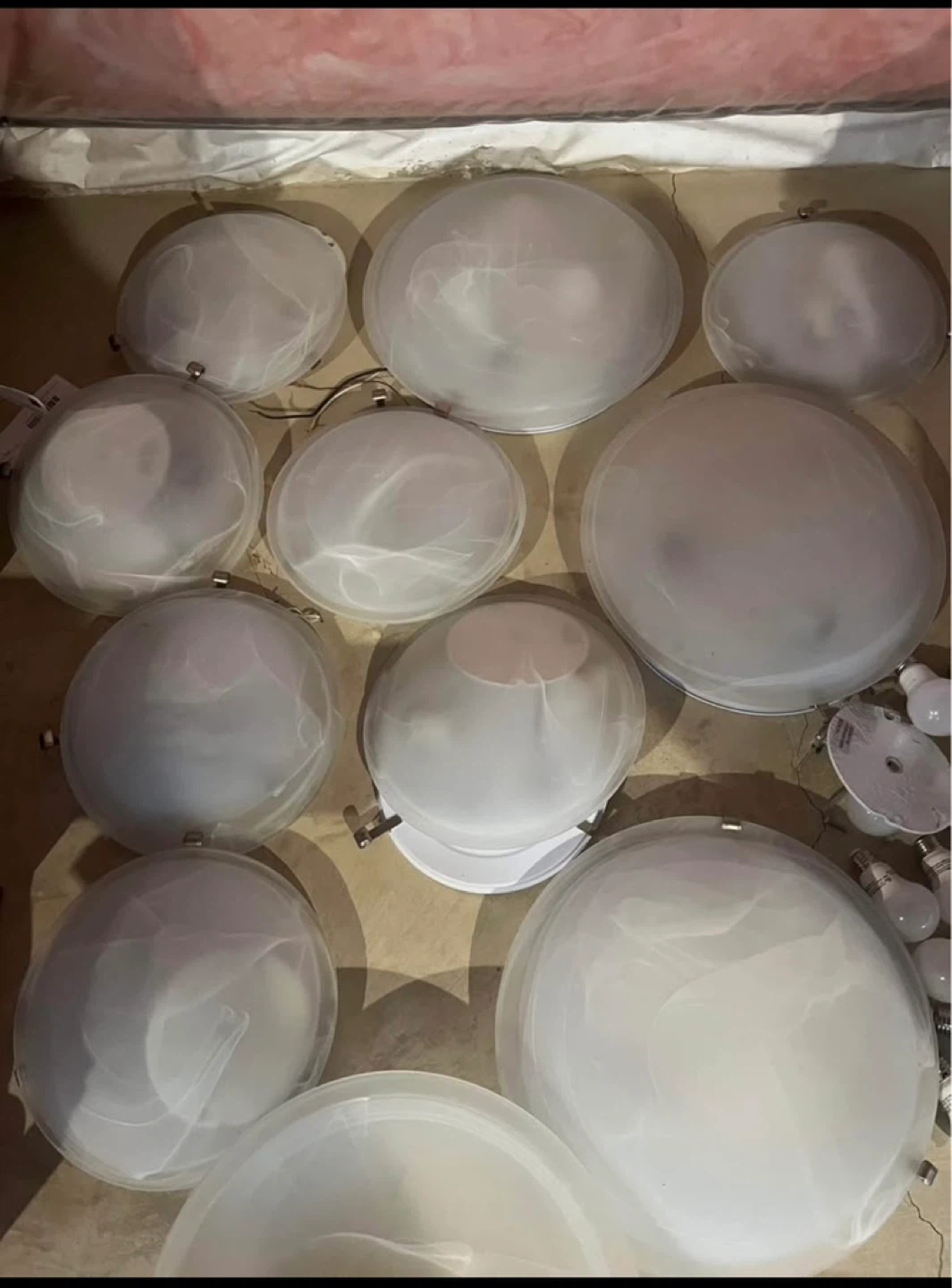Light Fixture with bulbs - photo 3