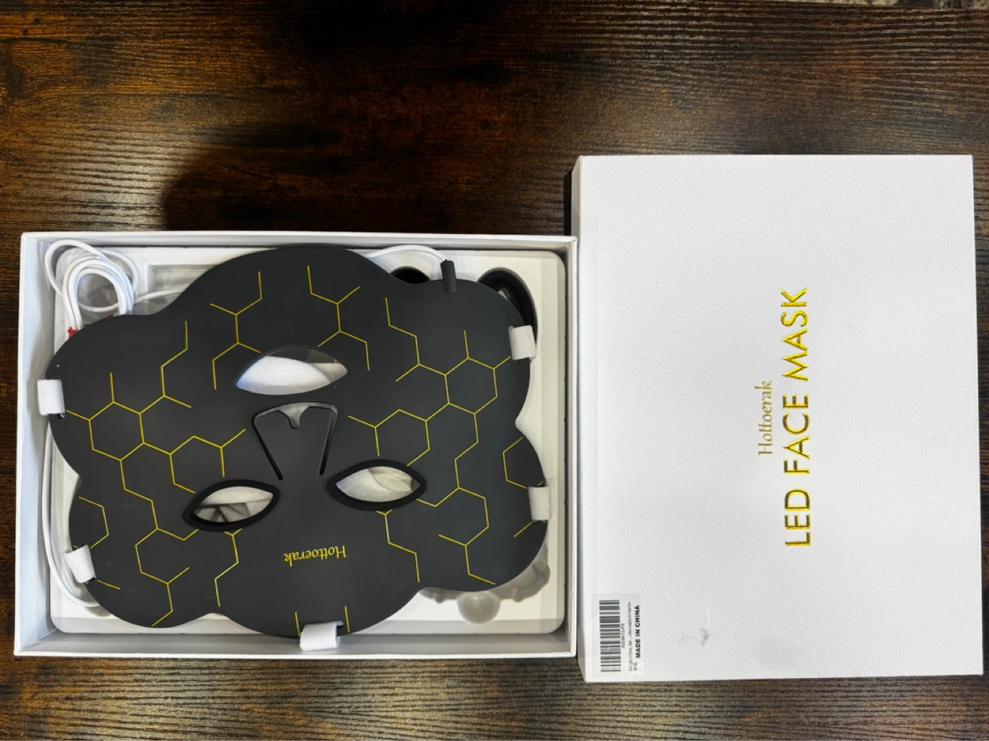 Huttoerak LED Face Mask