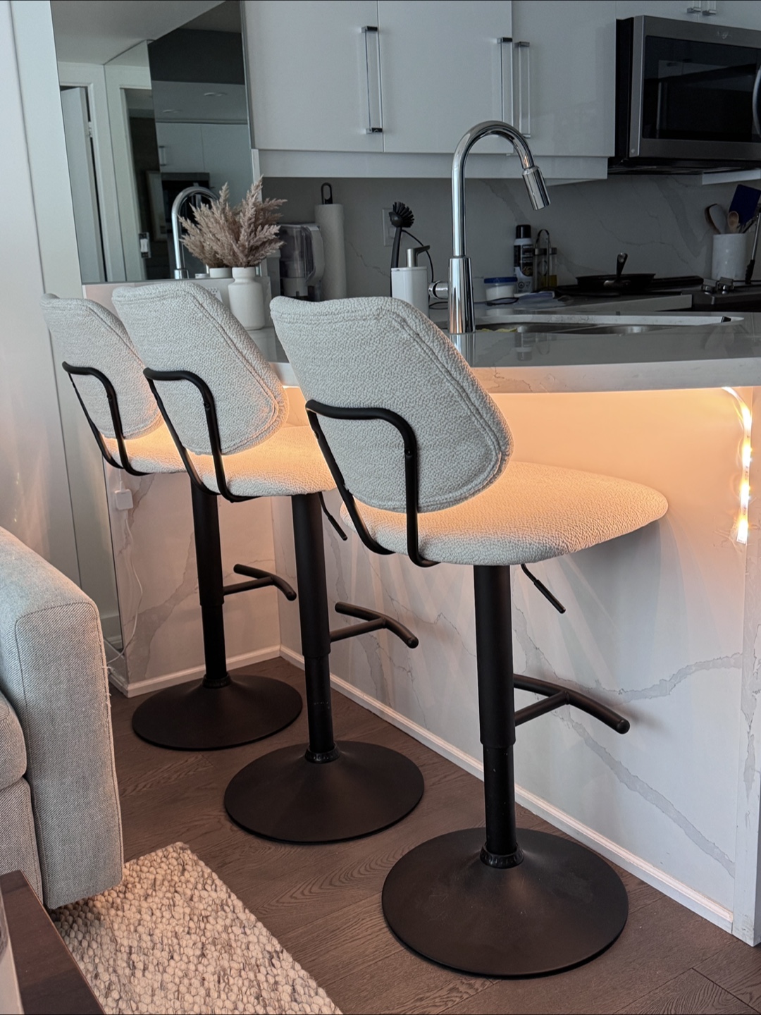 Set of 3 White Bouclé Bar Stools - photo 2