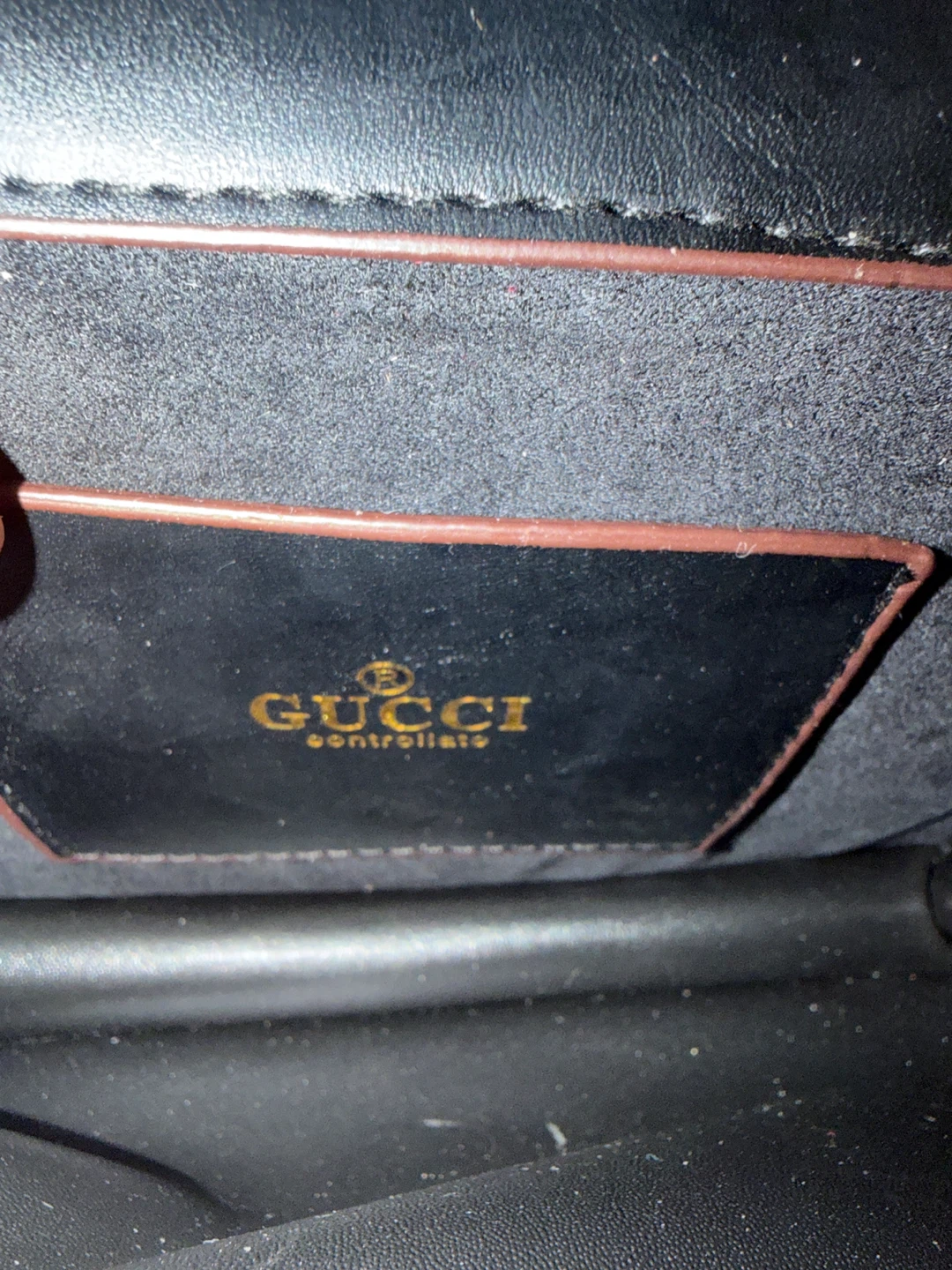 Gucci Black Embossed Leather Handbag - photo 2